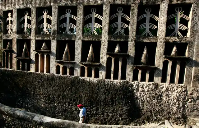 An art wall at the famous Rock Garden (Photo: Reuters)<!--EndFragment-->
