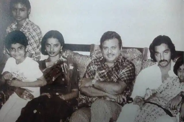 Gemini Ganesan seen here with Rekha and Kamal Haasan (Photo: Twitter/<a href="https://twitter.com/TheRekhaFanclub">@TheRekhaFanclub</a>) 