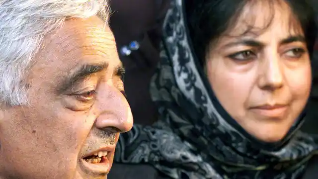 The recently deceased Mufti Mohammad Sayeed with his daughter and PDP President Mehbooba Mufti. (Photo: Reuters)
