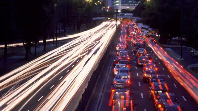 People in Mexico opted for second-hand, inferior-quality cars, called “<i>carcahas</i>” to beat the ban. (Photo: iStockphoto)