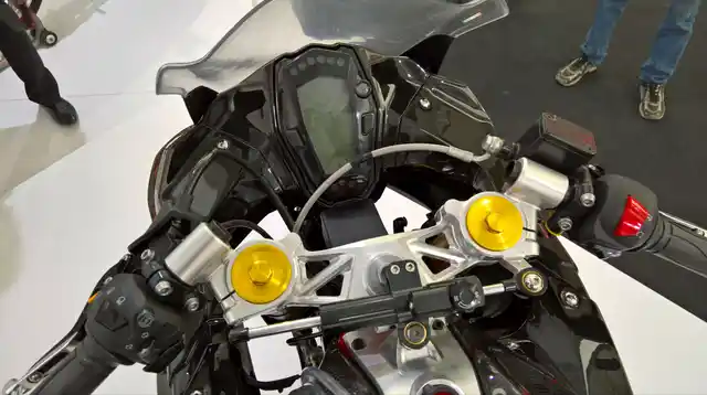 Stunning Superbike BMW-TVS Akula 310 Will Take Your Breath ...
