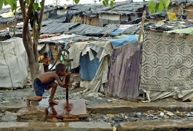 49% of Delhi’s population resides in slums. (Photo:<b> The Quint</b>)