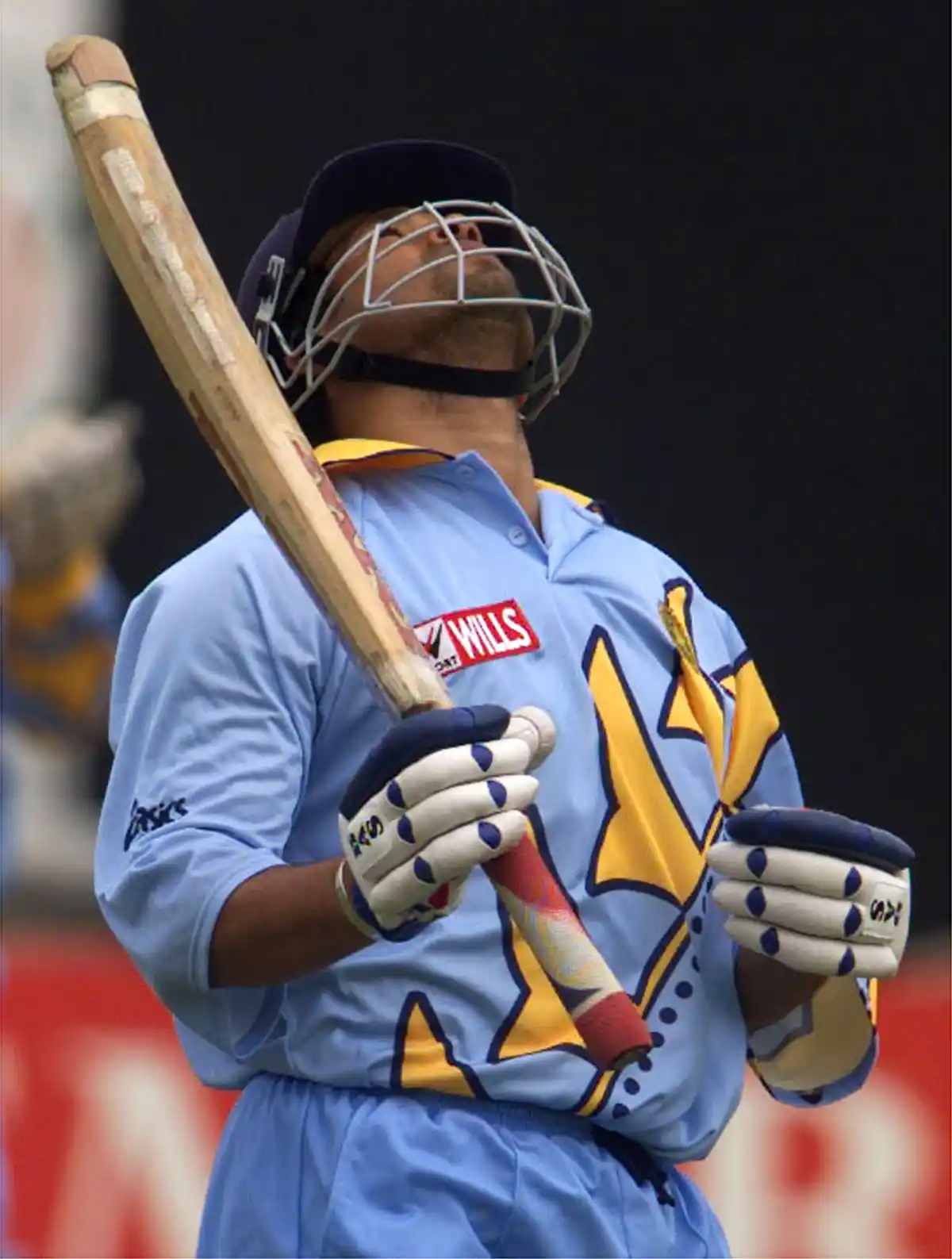 Sachin scores a century against Kenya in the 1999 World Cup, four days after his father’s demise. (Photo: Reuters)