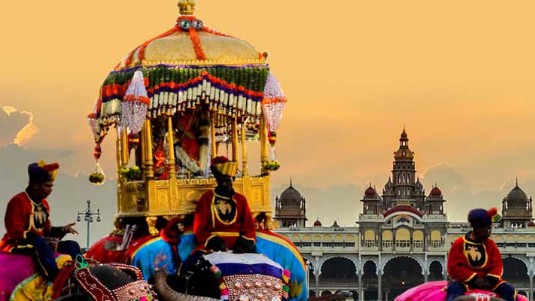 QBengaluru: Security Beefed up for Dasara; Cabbie Beats Up Techie