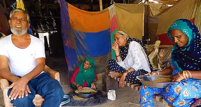 Noori (second from right) with her daughter and parents-in-law.