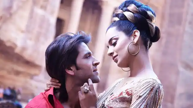 <p>Kangana and Hrithik in a still from <i>Krrish</i>. </p>