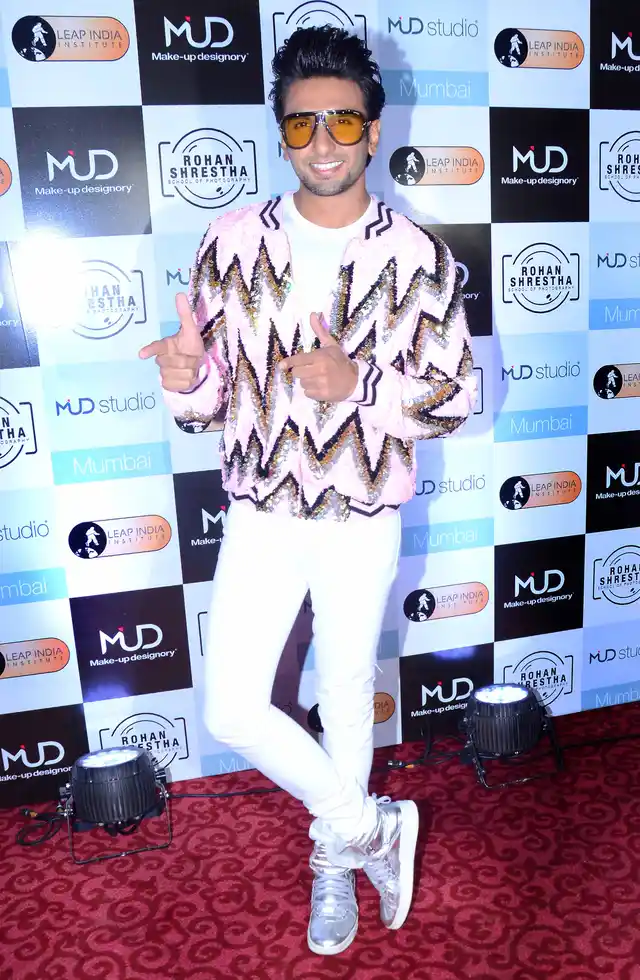 Ranveer Singh does flaunt an extravagant sense of fashion. 