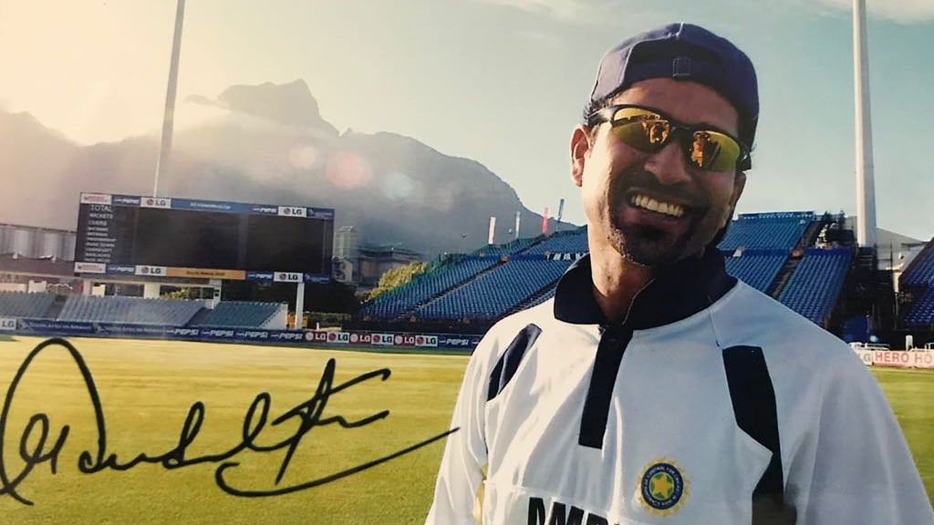 Here’s What Sachin Did for an Elderly Fan Awaiting an Autograph