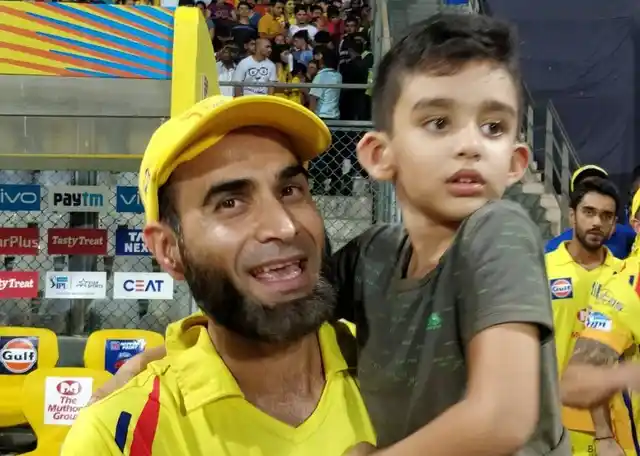 Gibran and dad Imran Tahir were clicked while enjoying CSK’s IPL win.