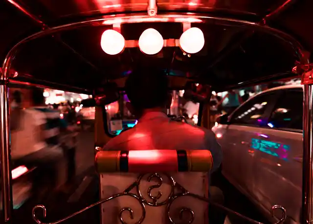 While taxis are usually victims of traffic jams, tuk tuks can slip and slide through the gaps.