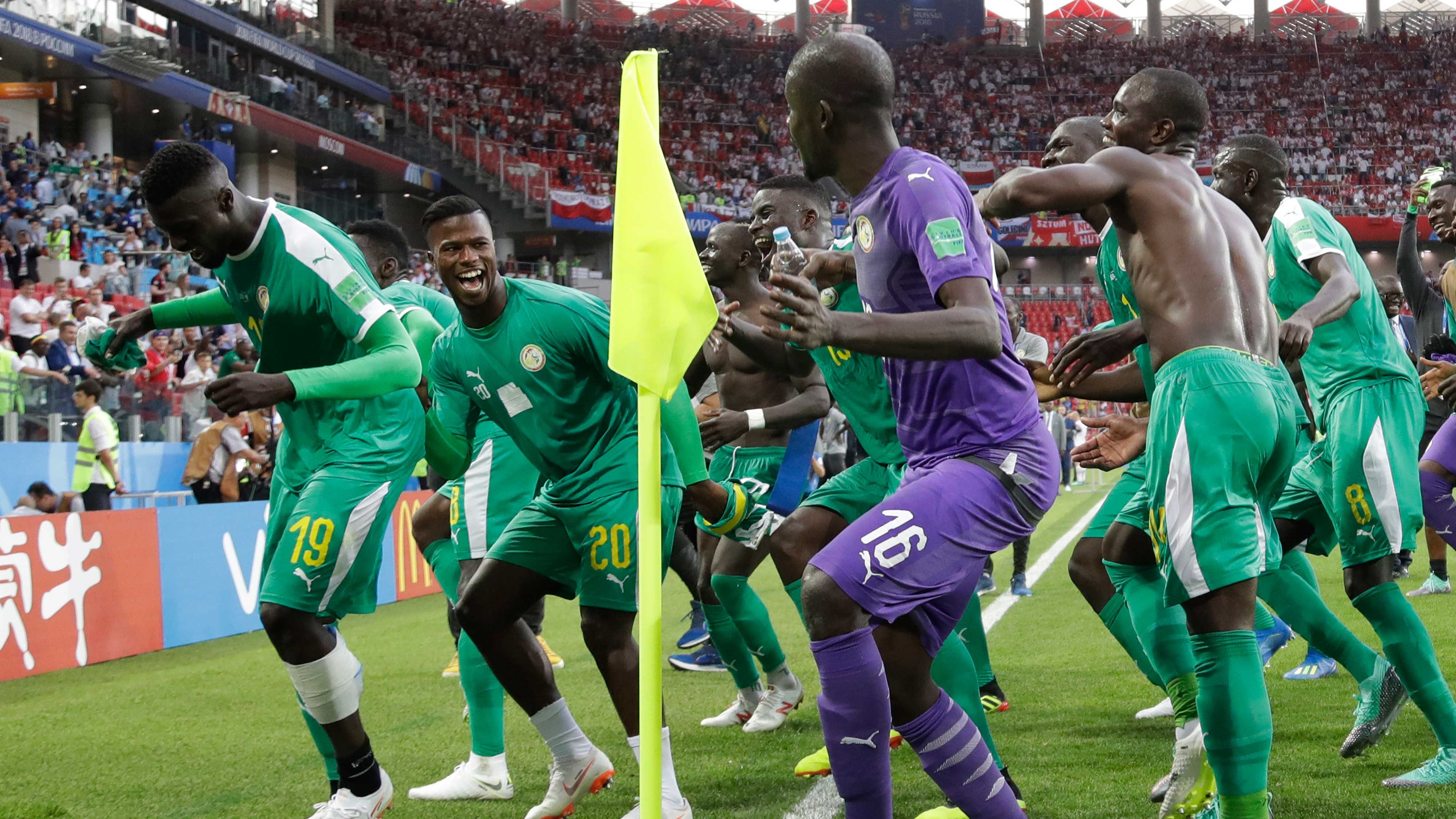 Fifa Wc Glaring Errors By Poland Help Senegal Pick Up 2 1