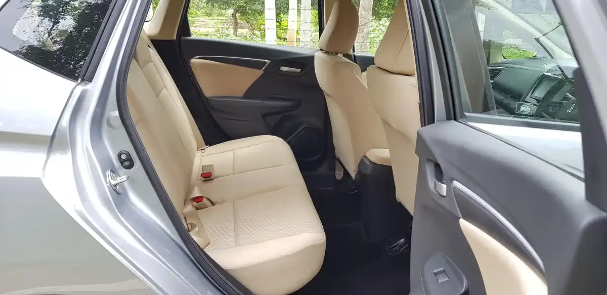 2018 Honda Jazz Facelift Trying To Drive Out Of The Wr Vs Shadow
