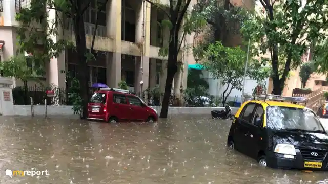 Cars stranded Parsi Colony, Dadar.