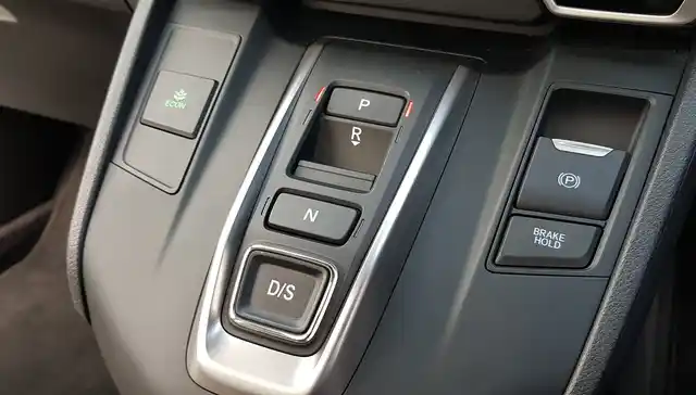 Push-button transmission system on the diesel Honda CR-V. 