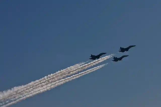 Indian Air Force (IAF) Sukhoi Su-30 fighter aircraft during the President’s Standard and Colour Presentation at Air Force Station in Guwahati, India, Thursday, 29 November.