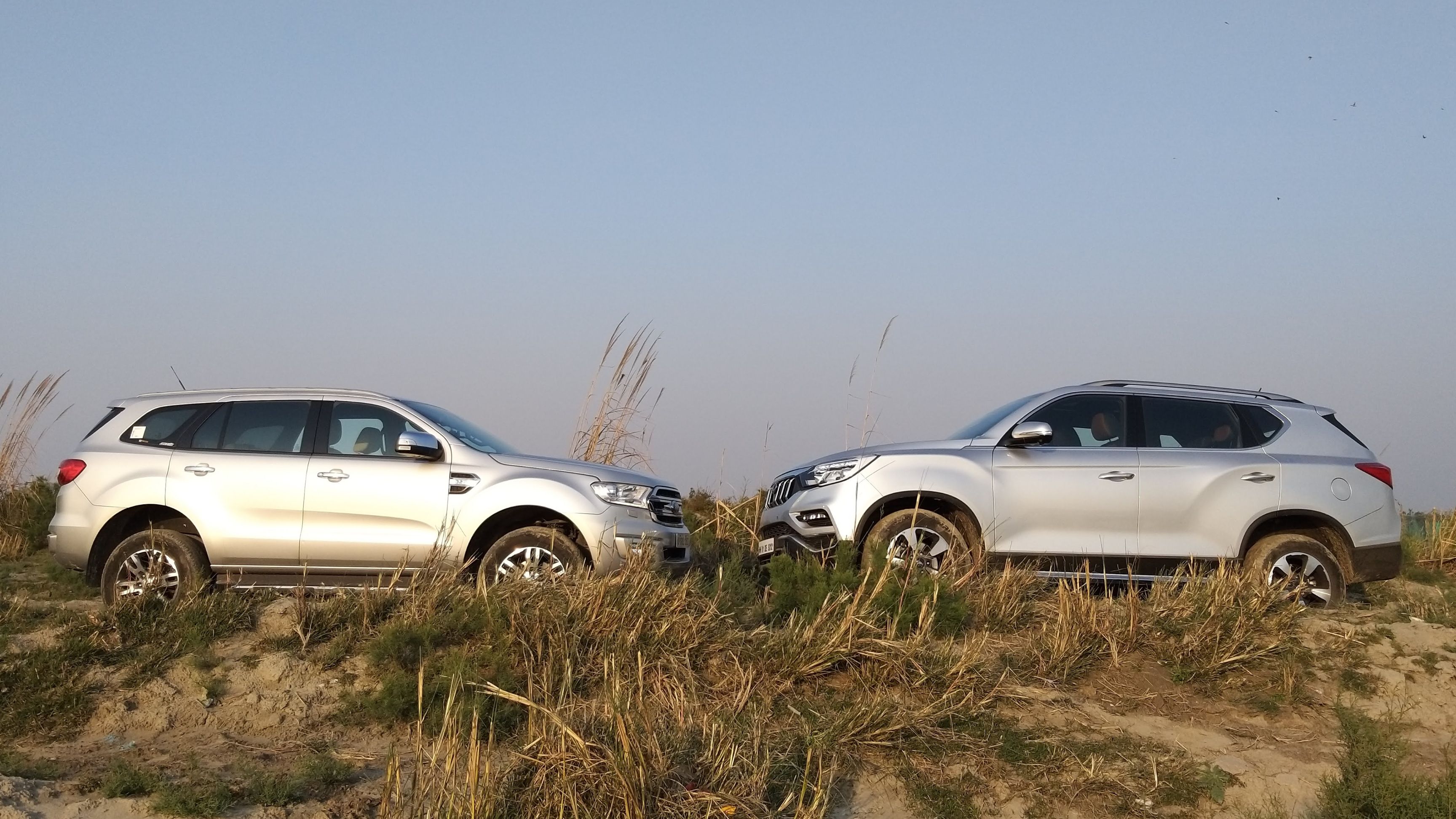 Mahindra Alturas G4 vs Ford Endeavour: The Big SUV Battle
