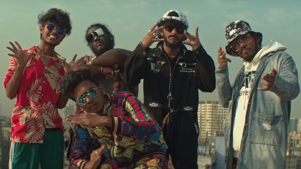 Your Definitive Guide to Mumbai’s Street Fashion Is Here