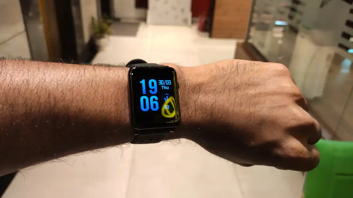 #Techy!! Tech News for Tech Geeks 13 The Toreto Bloom offers multiple fitness tracking features.