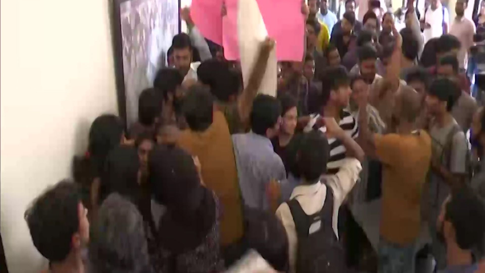 Scuffle at JNU Campus As MoS Jitendra Singh Speaks on Article 370