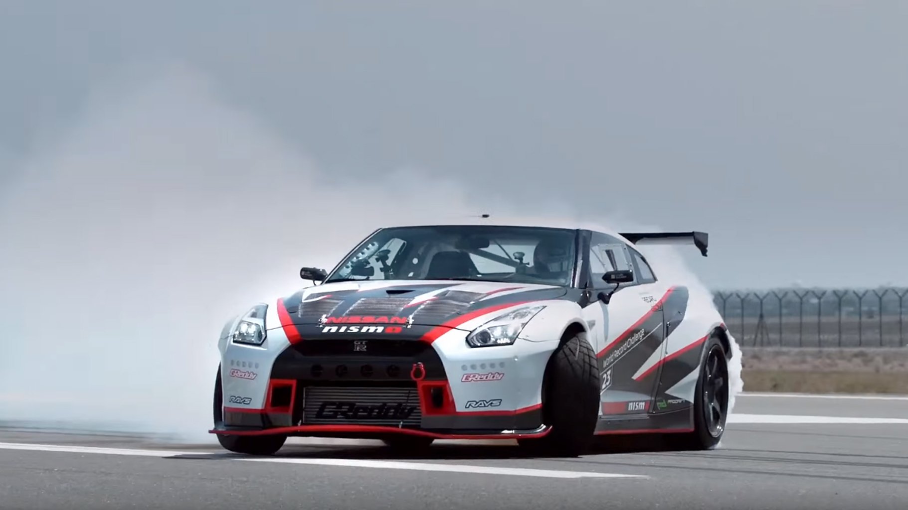 Nissan GT-R Drifts at 305 Km/h, Breaks World Record - The Quint