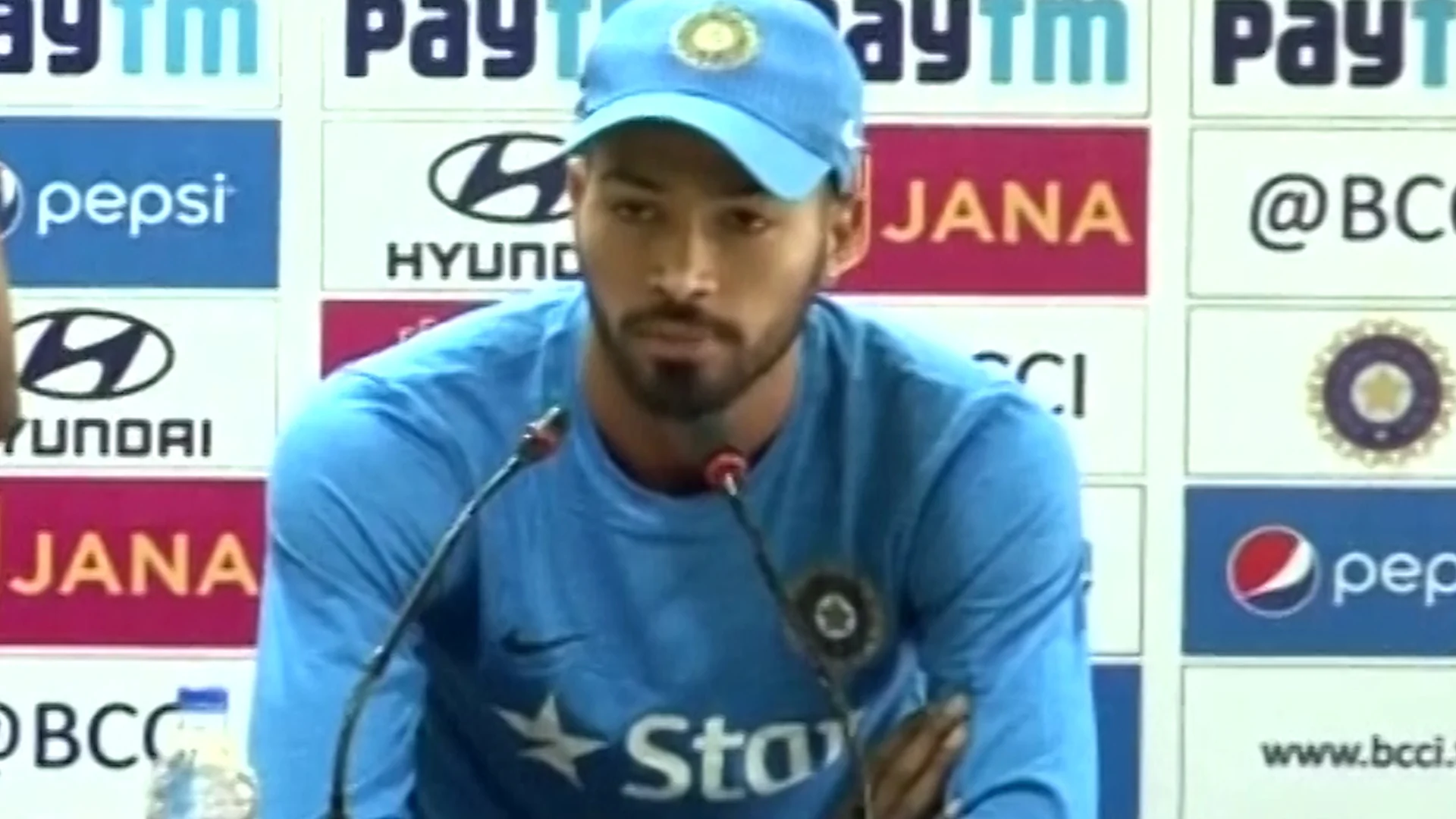 Dhoni Should Always Bat at No 4: Hardik Pandya - The Quint