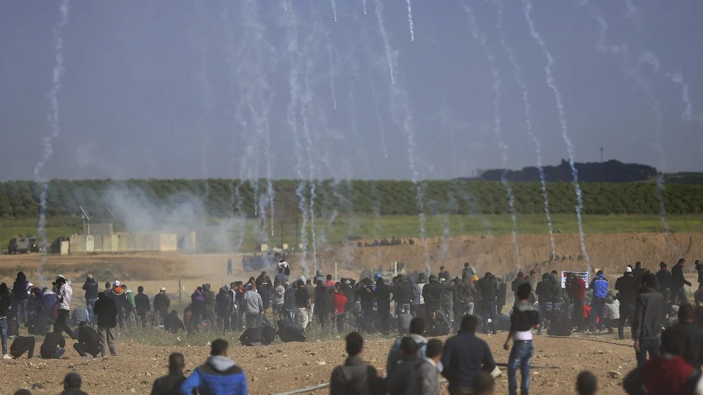 Israeli Forces Kill 16 Palestinians at Gaza Border 