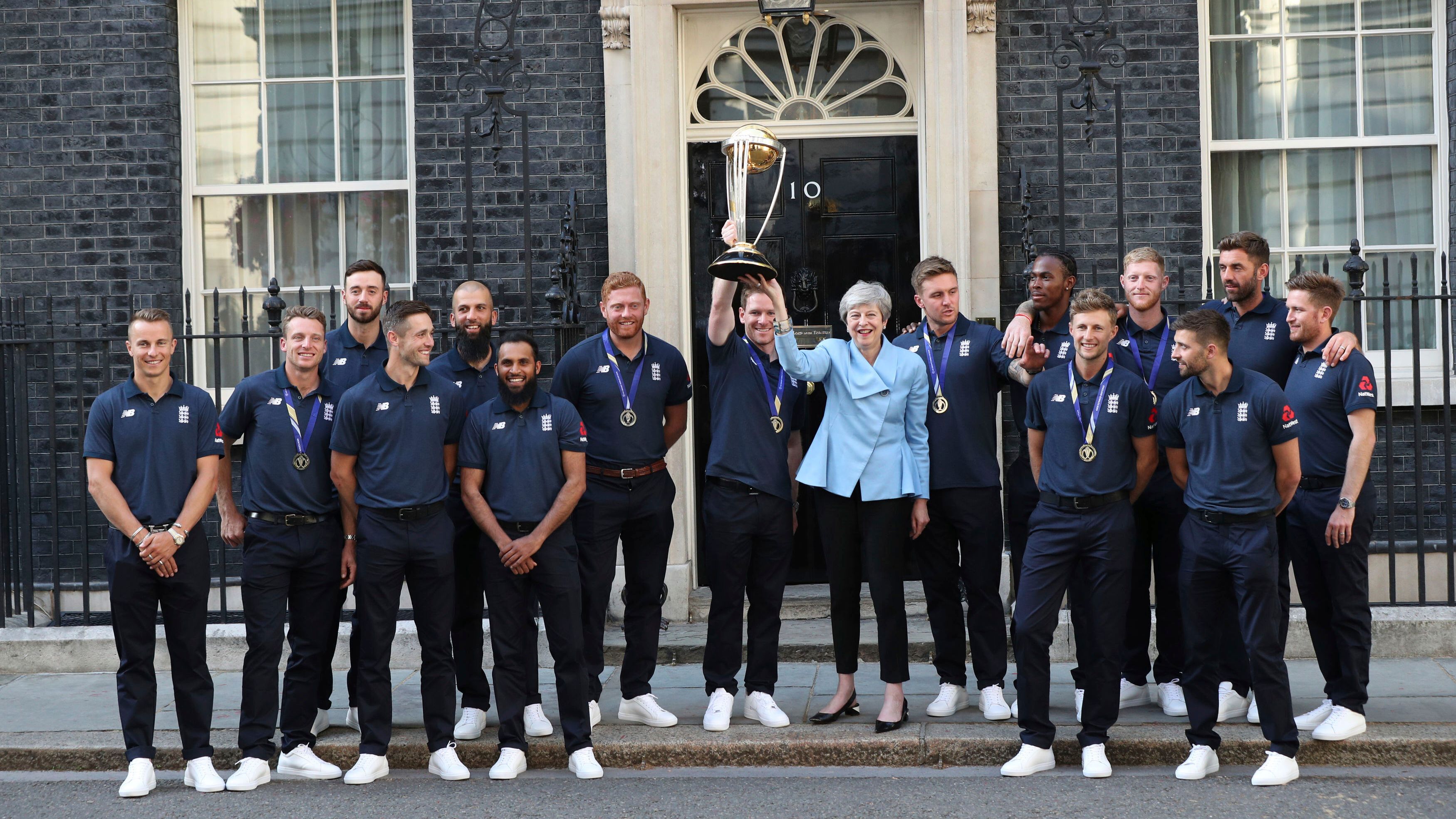 England Cricketers Volunteer Salary Cuts Donate 500 000 Pounds
