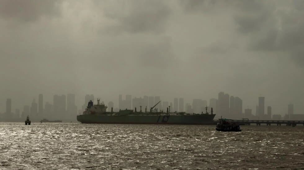 Rising prices cap India’s thirst for Russian oil