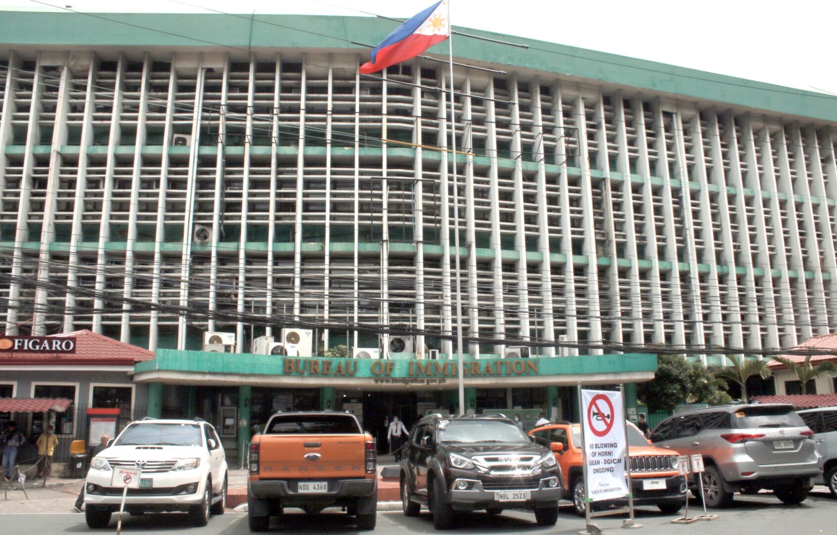 BI nabs 2 foreign fugitives