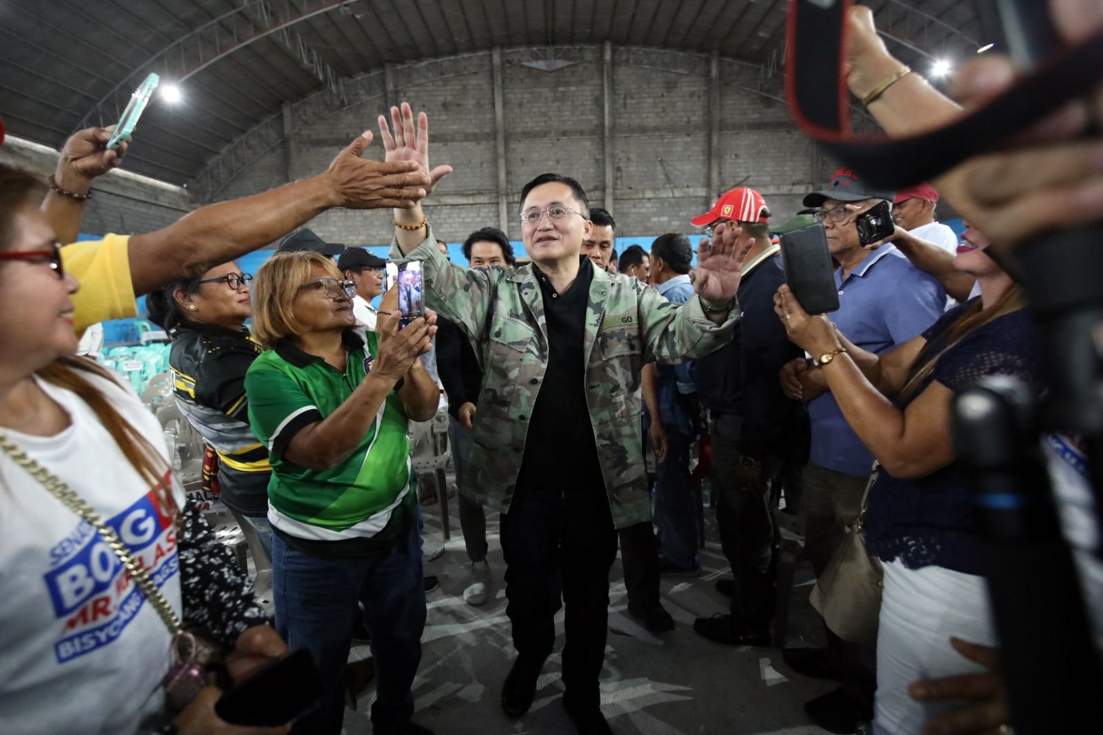 Bong Go provides immediate aid to Muntinlupa fire victims