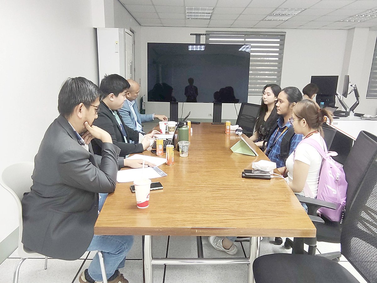 Meralco IDOL Hackathon finalists were mentored by Meralco subject matter experts at the Power Tech building located in the distribution utility’s operating center in Ortigas, Pasig.