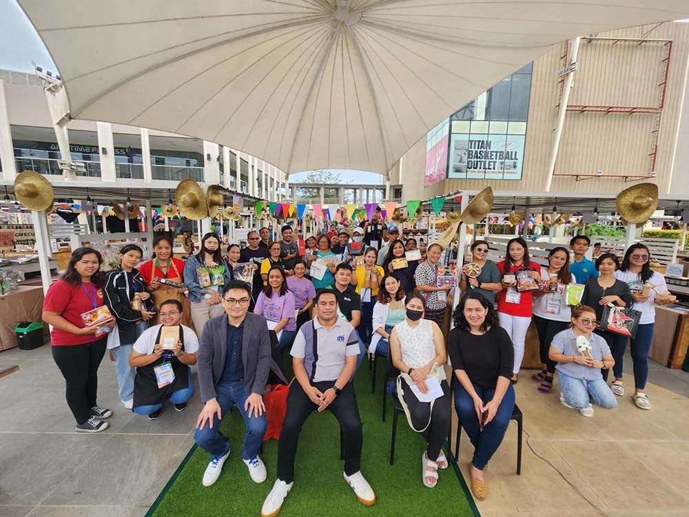Digital upskilling, internet
safety for Filipino coops, MSMEs