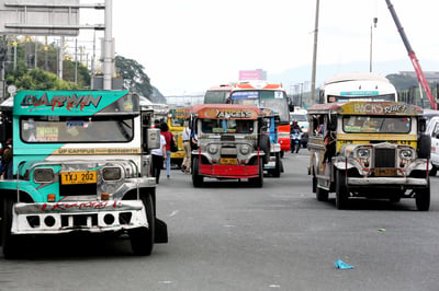 Jeepney group urges gov't to review consolidation records before strike