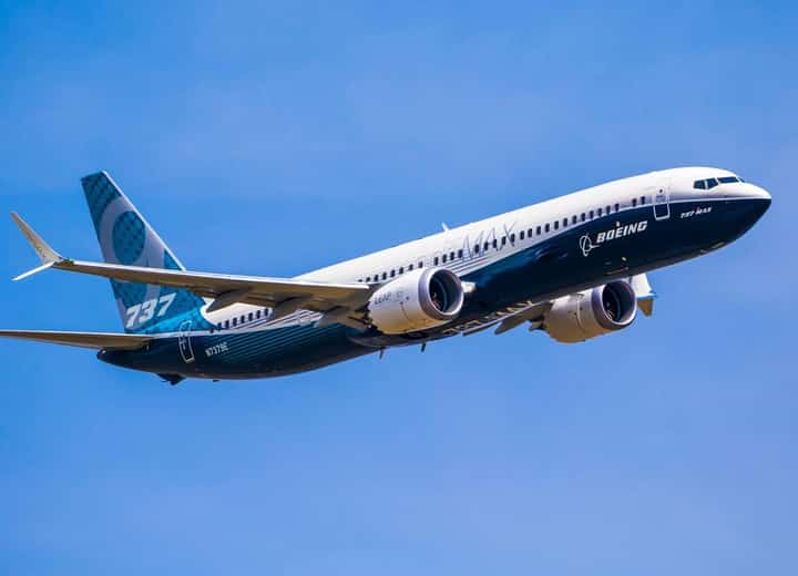 Many loose bolts on planes anger airline exec