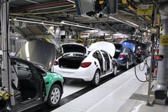 Auto industry groups expect another record-breaking year