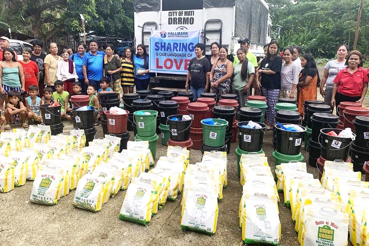 1.7-K flood-hit individuals in Mati get food aid from mining firm