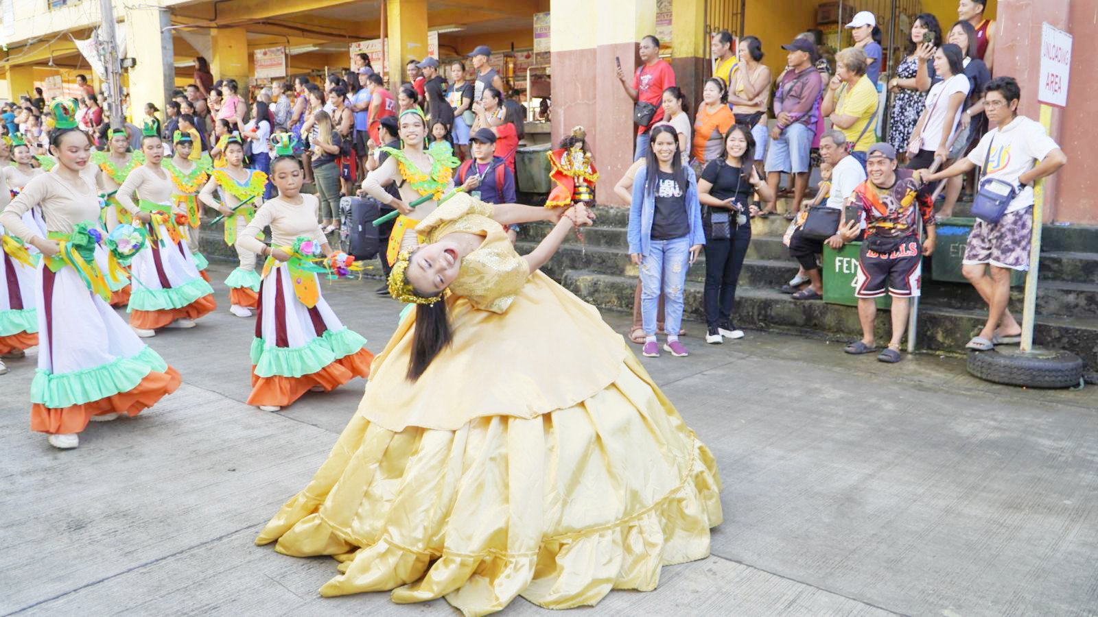 PHOTOGRAPHS BY JOY ASAGRA 
FOR THE DAILY TRIBUNE
The inaugural Mogpog Dance Festival 2024, a project of Mogpog Central School Alumni Association Inc. and its president Chingbee Fernandez, turned out a huge success as about 10,000 audience witnessed the colorful parade of Mogpog’s dance and tradition, coinciding with the Feast of Sto. Niño last Saturday, 20 January.