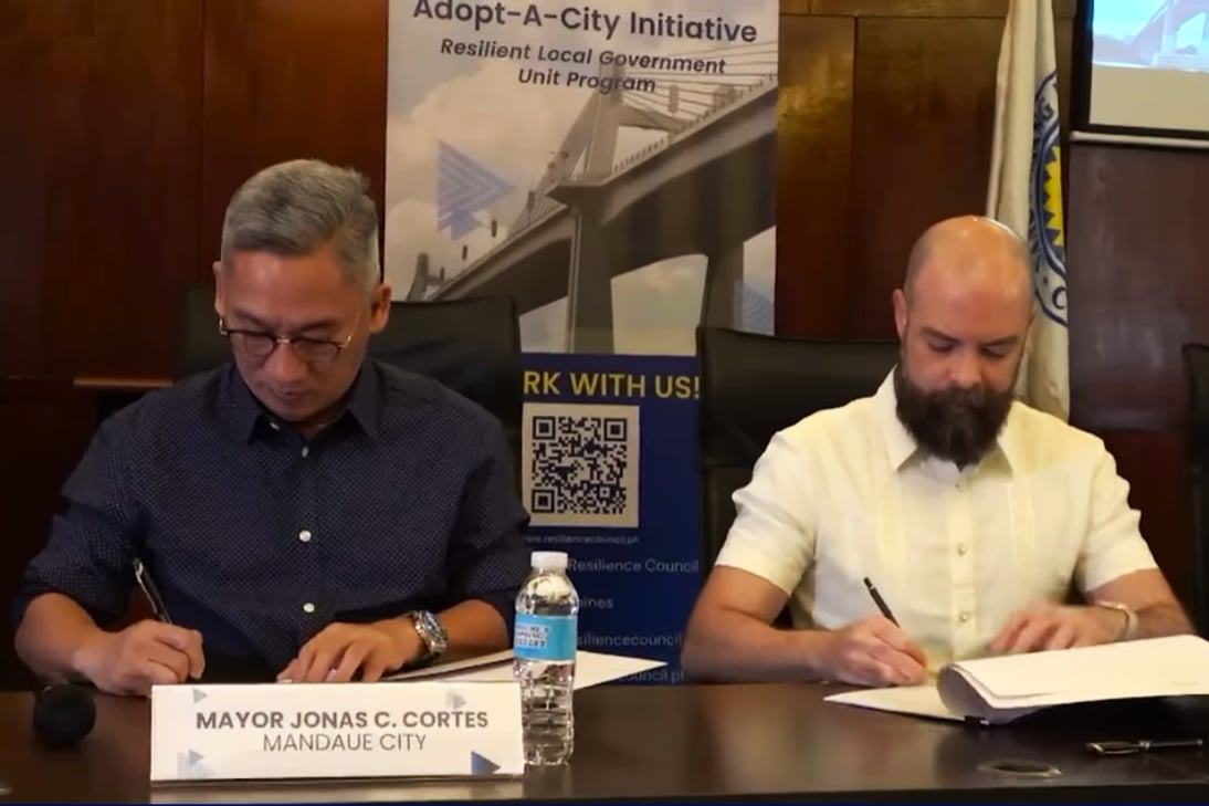 Mandaue City signs pact for disaster-resilience
