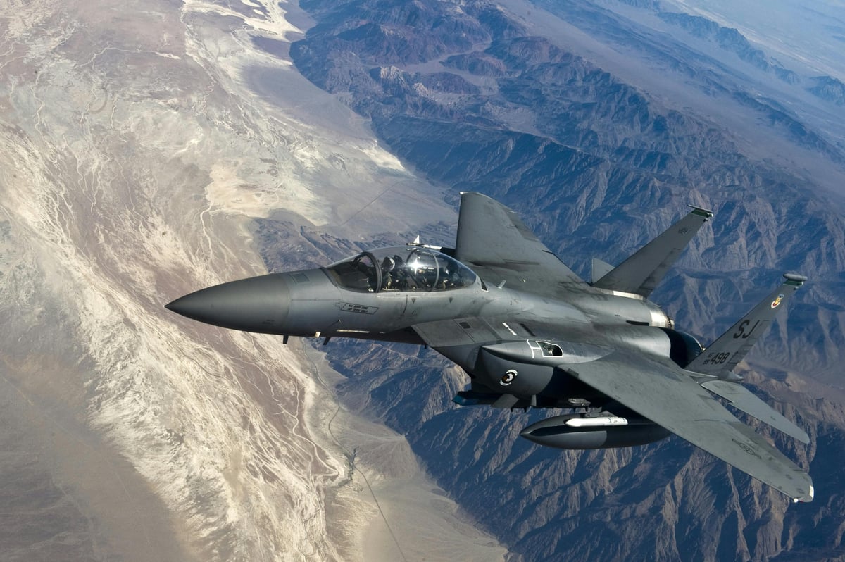 Air Force pilot sets self on fire