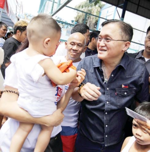 Tondo fire victims get aid from Go