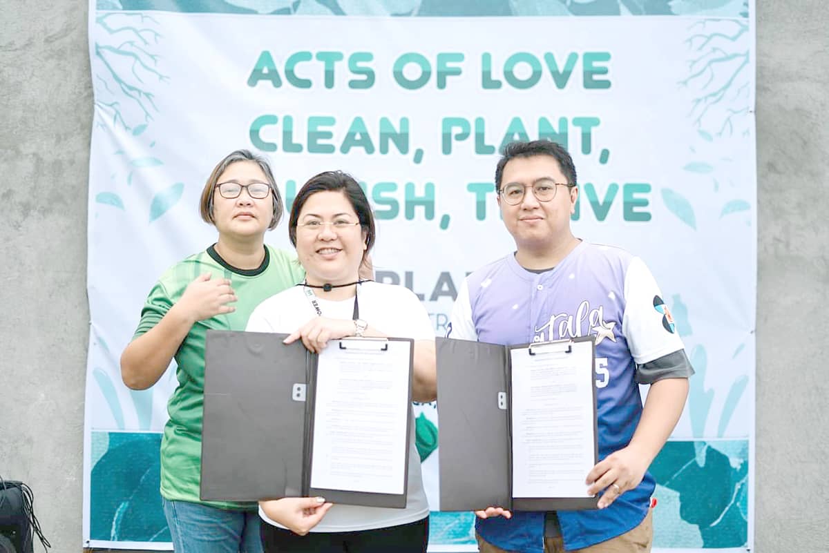 A memorandum of agreement was signed with the Philippine Science High School for the tree growing initiative of the trees planted along the Floodway Control in Lanit, Jaro, Iloilo City.