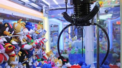 Toddler rescued from arcade claw machine