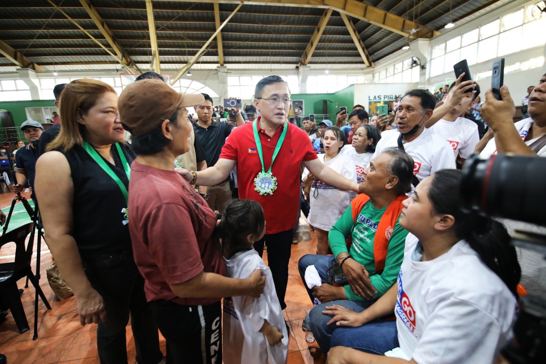Bong Go’s Malasakit Team extends aid to fire victims in Cebu City