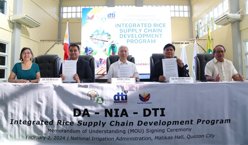 From left: DTI Undersecretary Mary Jean Pachecho, DA chief of Staff Atty. Alvin John Balagbag, DTI Secretary Fred Pascual, NIA acting chief Edward Guillen, NIA senior deputy administrator Engr. Robert Suguitan.
