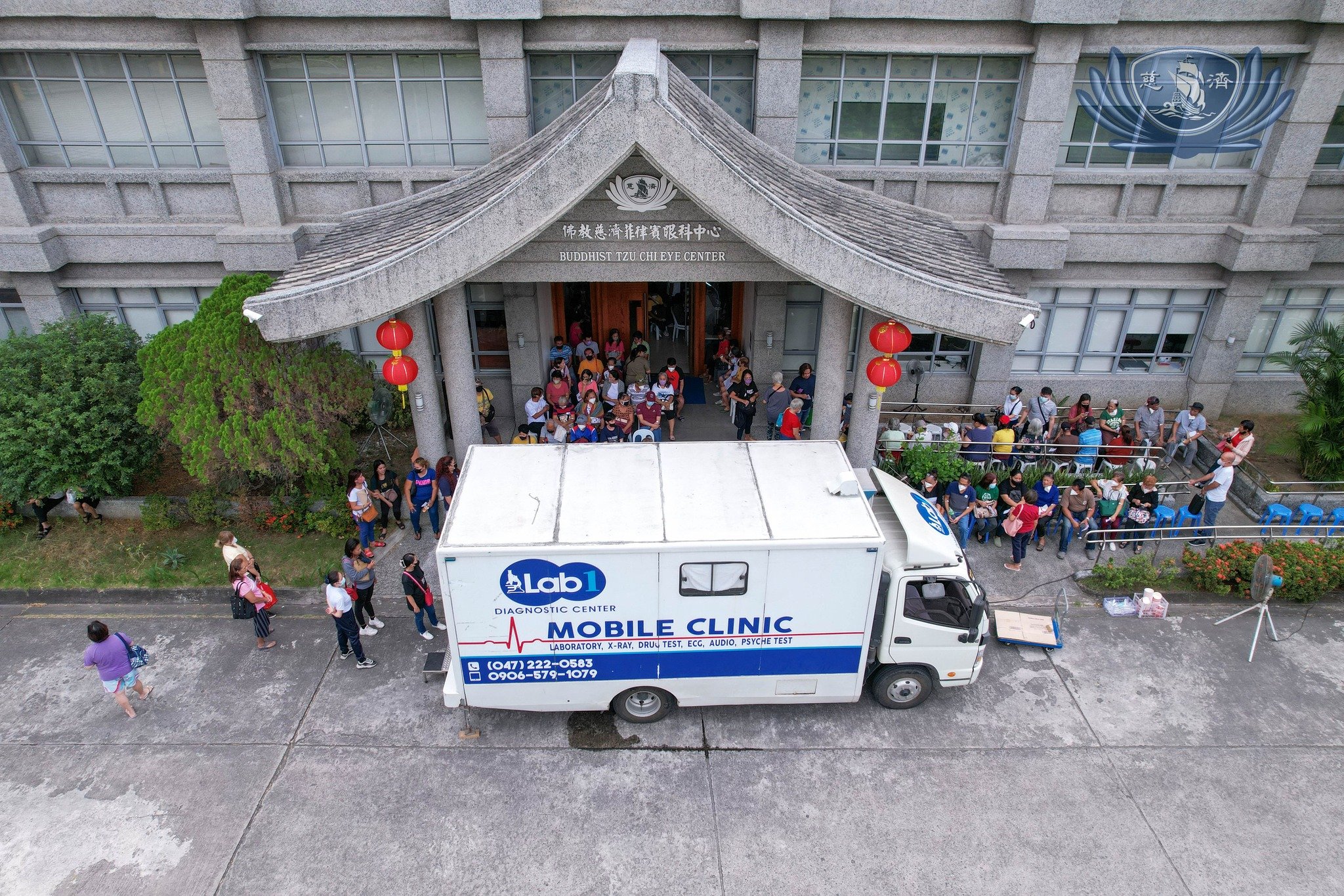 Tzu Chi Eye Center partners with Ramon Magsaysay Award Foundation for free surgical mission