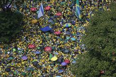 Bolsonaro calls for mass rally amid legal woes