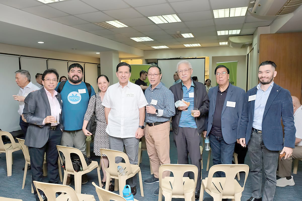RC Makati
ROTARY Club of Makati members and officers including (from left) Louie Aseoche, Vince Rocha, Marie Segura and Dir. Rodrigo Segura, Philip Soliven, PP Roland Young, Roger Collantes, and PP David Ackerman, at the ‘Meet the StartUps’ event hosted by RC Makati, through its HATCH Project at the RC Makati Clubhouse in Guadalupe Viejo recently.