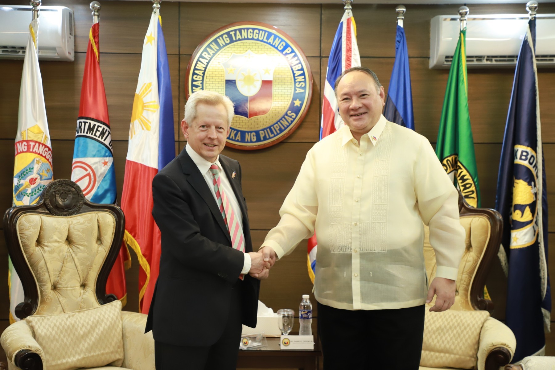 UK eyes closer defense ties, more investment with Phl