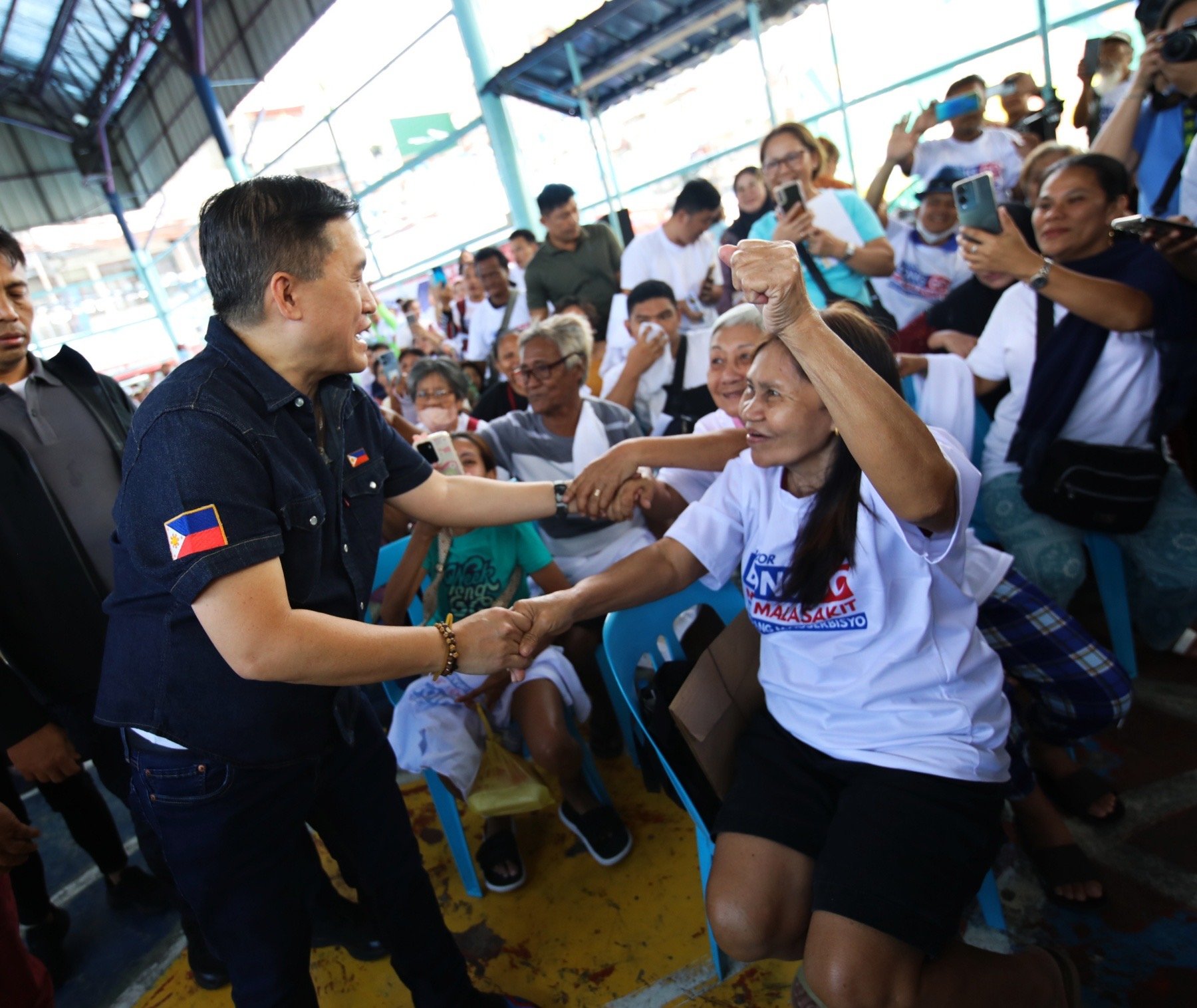Bong Go visits Manila fire victims, advocates for emergency housing assistance program