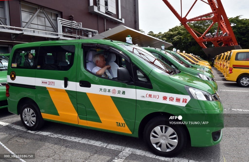 Nissan plans self-driving taxi service in Japan
